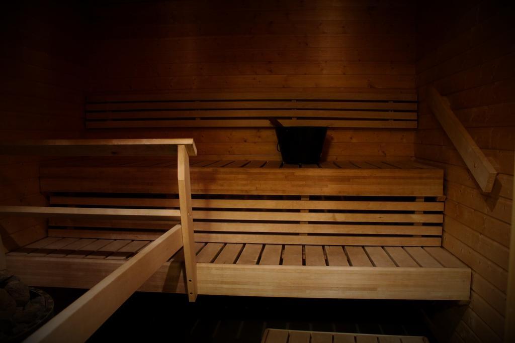 Hotel Turistihovi คูโวลา ภายนอก รูปภาพ
